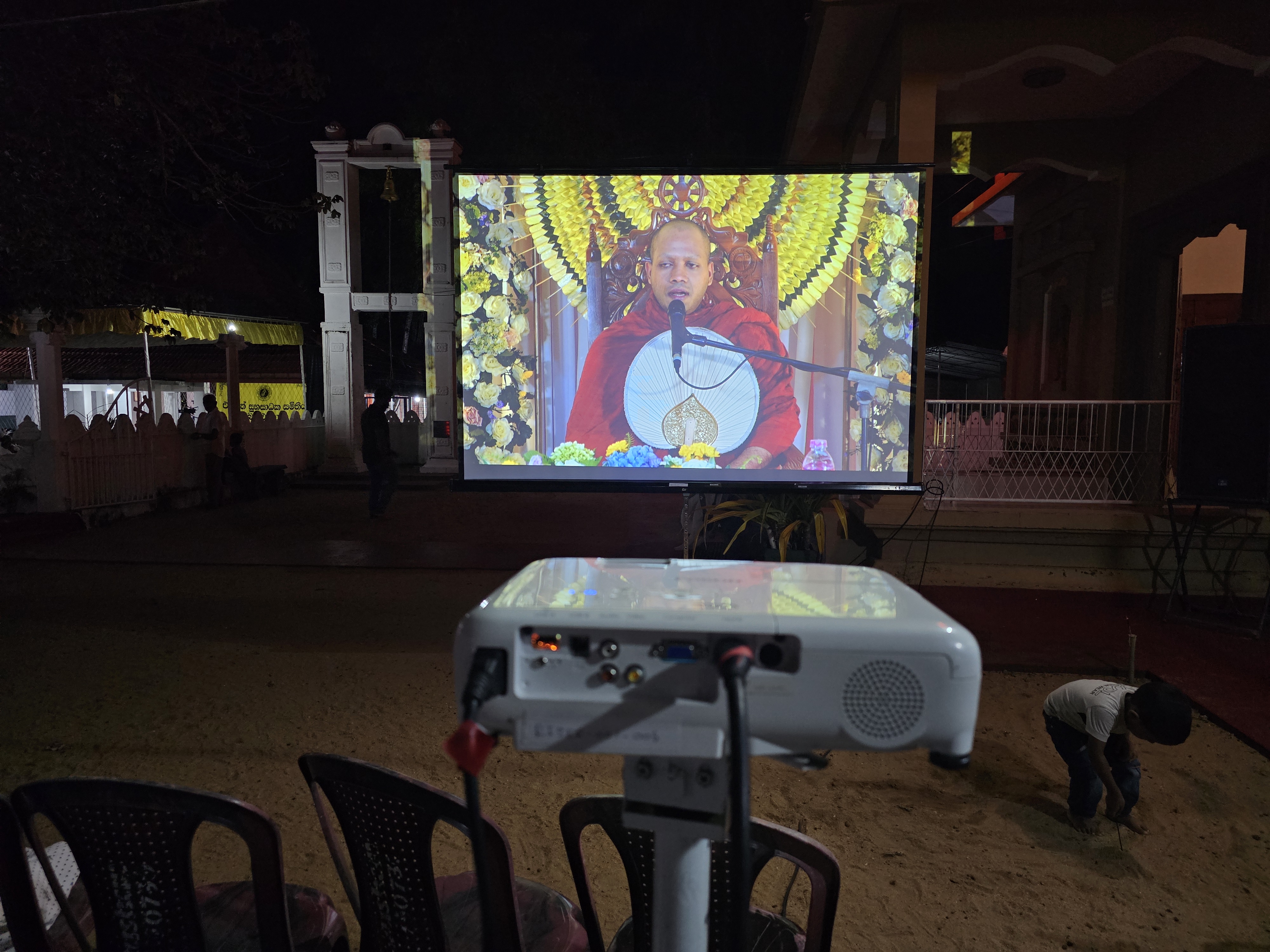 Epson EB-X41 Projector 3600 Lumens XGA in action 10