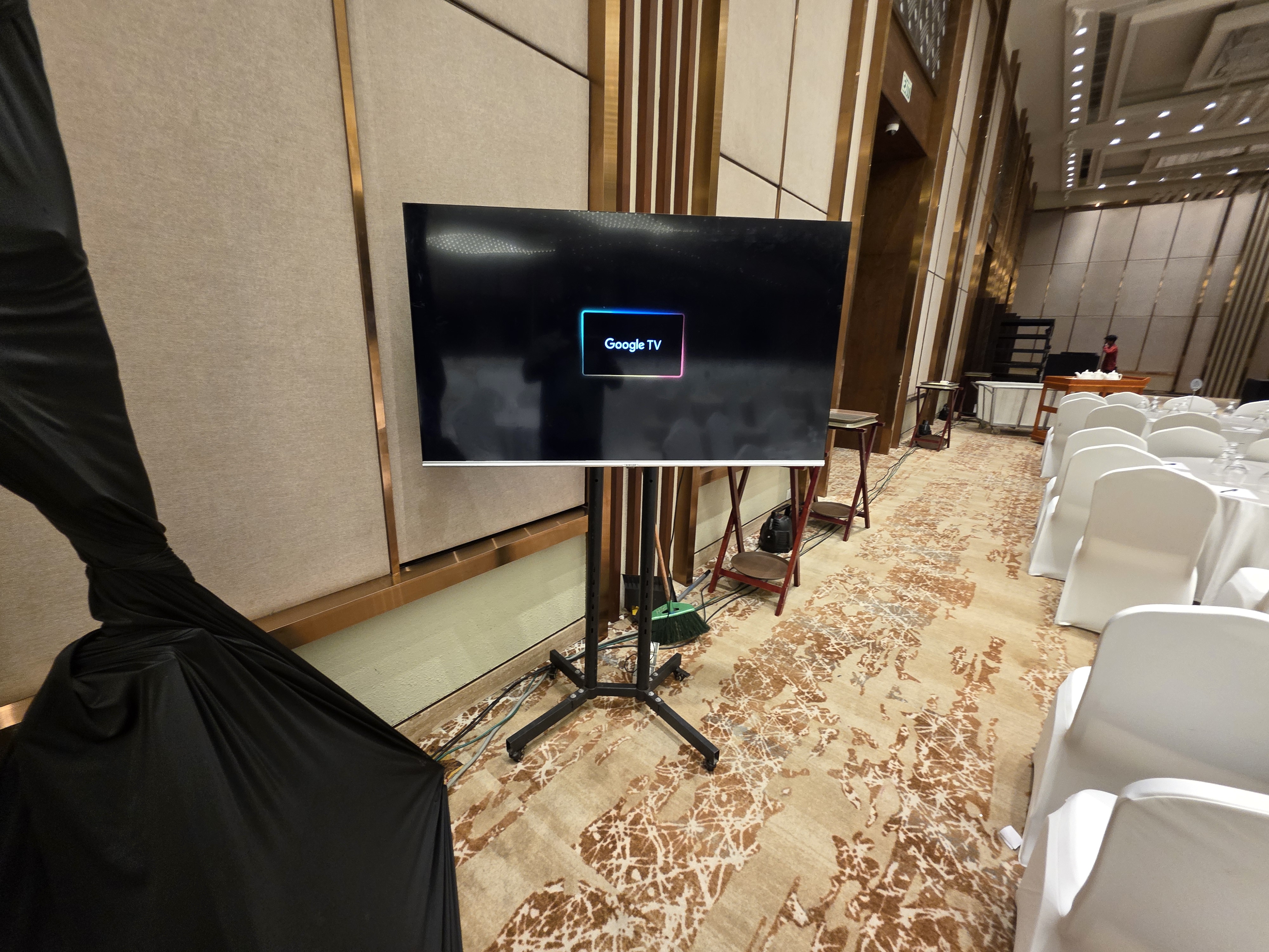 Trolly Movable Heavy Duty TV Stand 43"-65" Inch in action 4