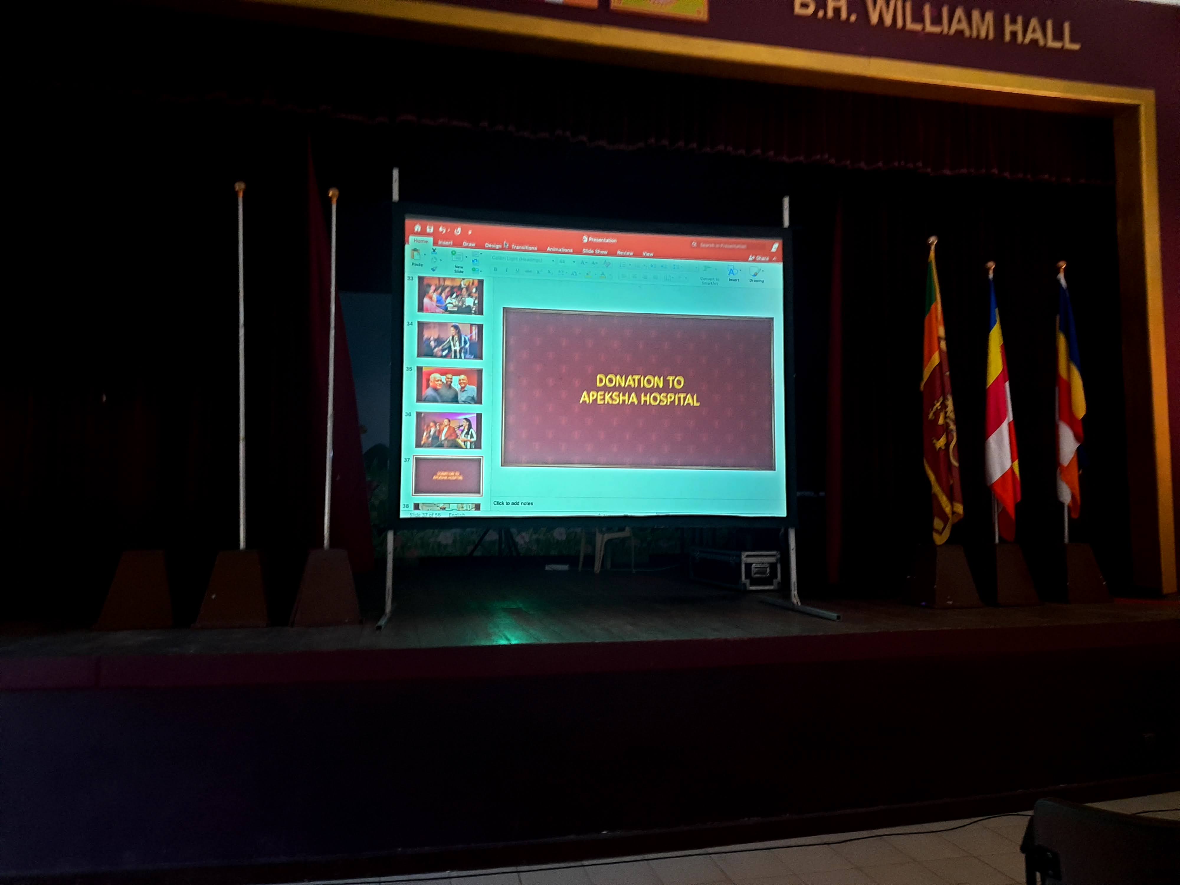 Fast Fold Projector Screen 10x8 Feet Front & Rear in action 1
