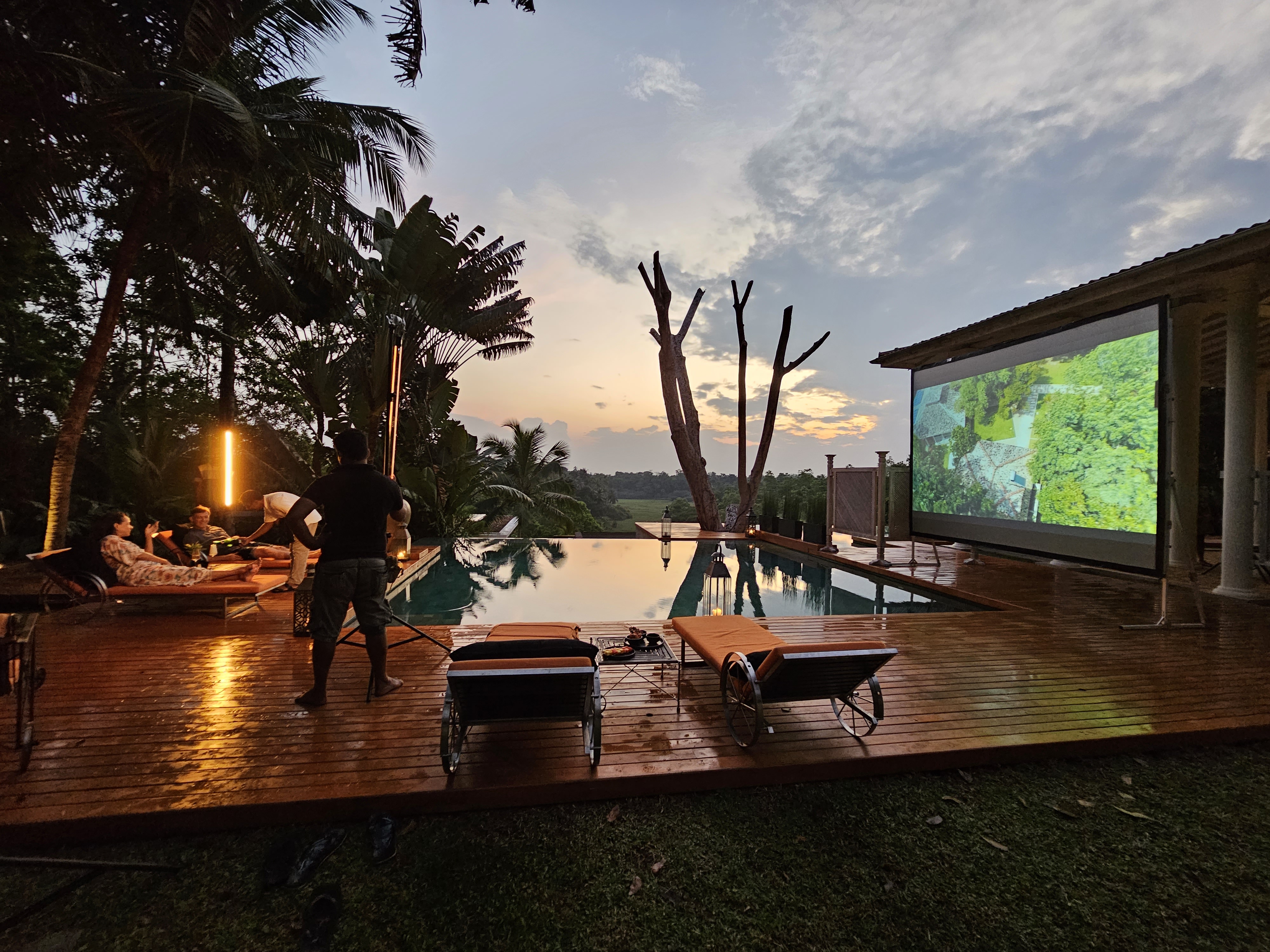 Fast Fold Projector Screen 12x9 Feet Front & Rear in action 5