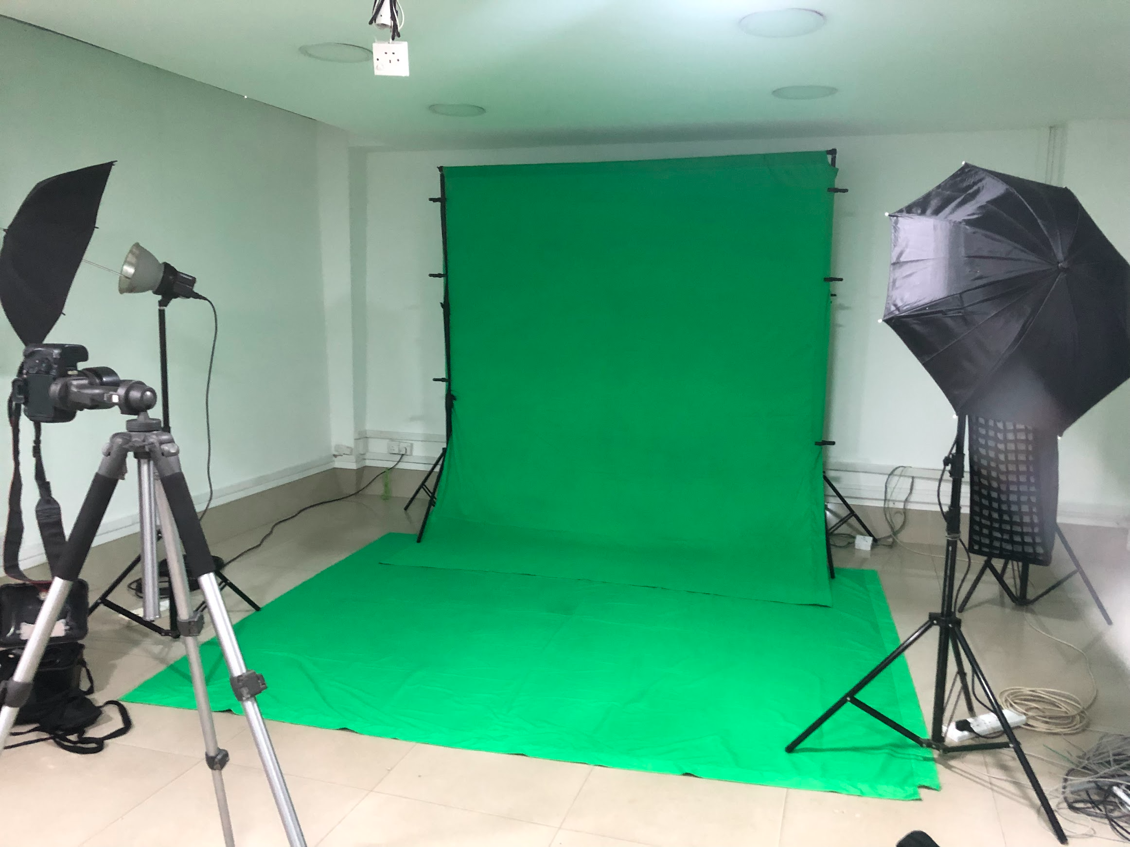 Background System 10x8 Feet Setup in action 5