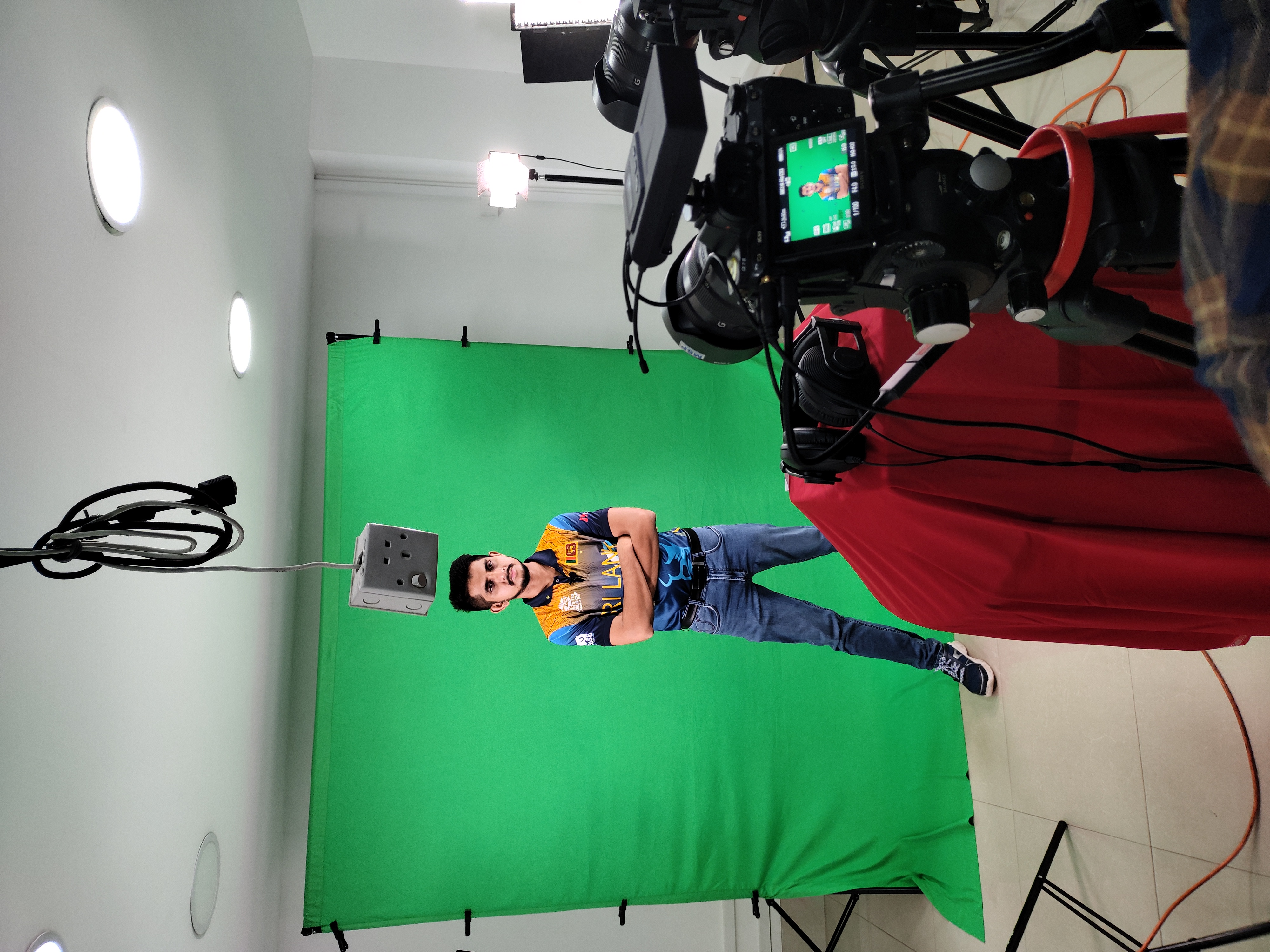 Photo/Video Green Screen Chromakey Backdrop Cloth 10 x 8 ft (approx 3 x 2.4 m) Chroma Key Green in action 1