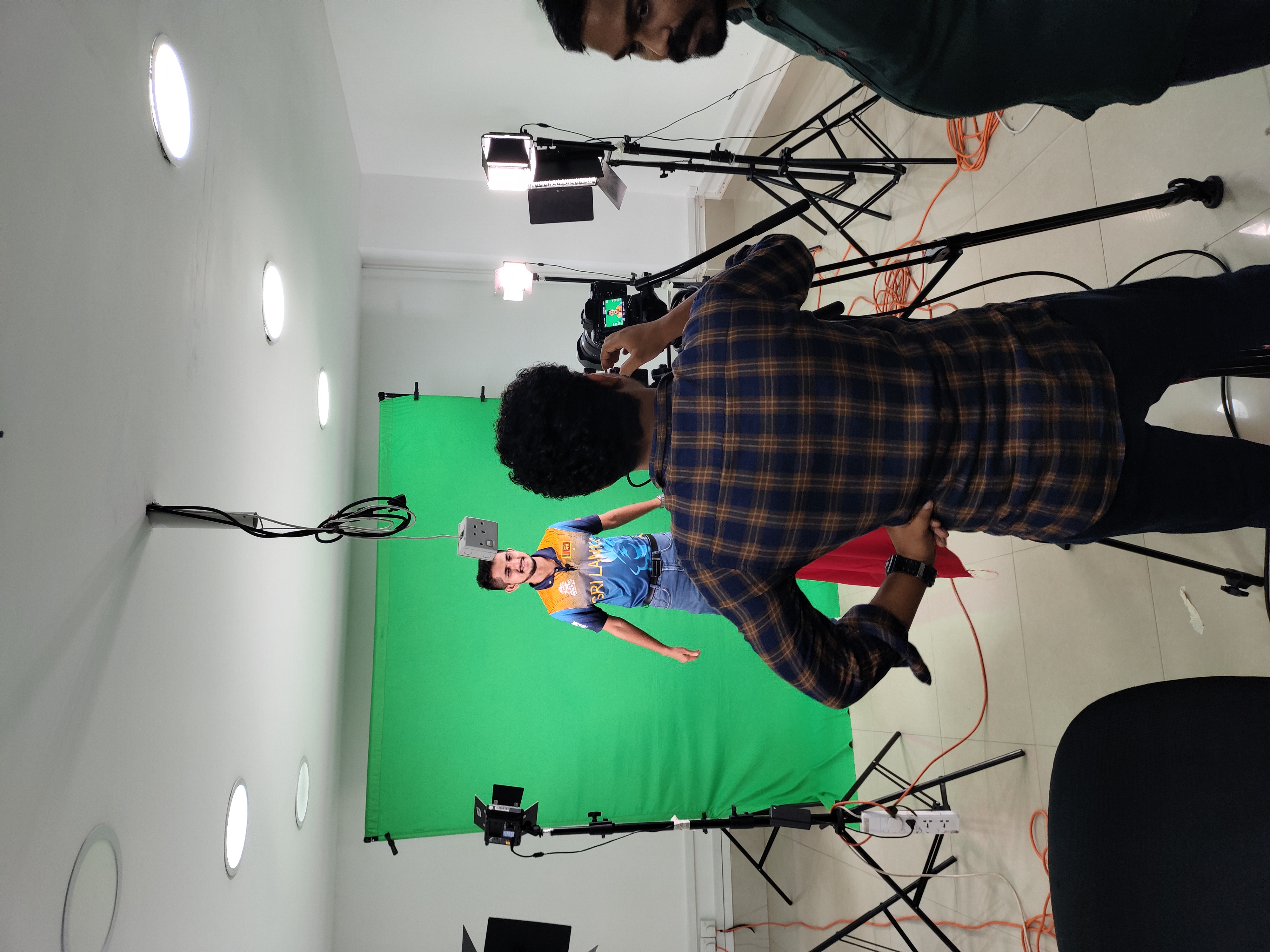 Photo/Video Green Screen Chromakey Backdrop Cloth 10 x 8 ft (approx 3 x 2.4 m) Chroma Key Green in action 3