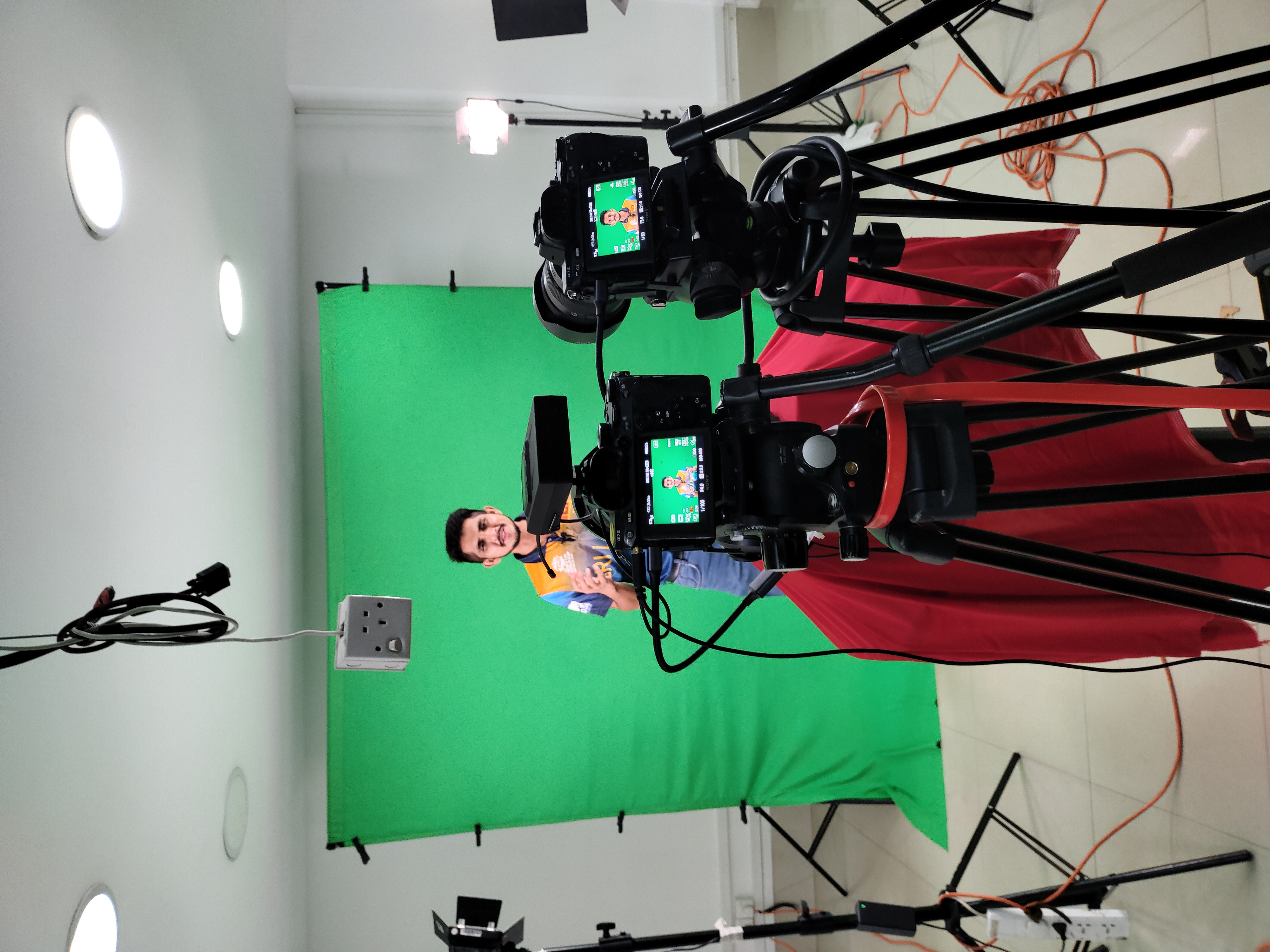 Photo/Video Green Screen Chromakey Backdrop Cloth 10 x 8 ft (approx 3 x 2.4 m) Chroma Key Green in action 4