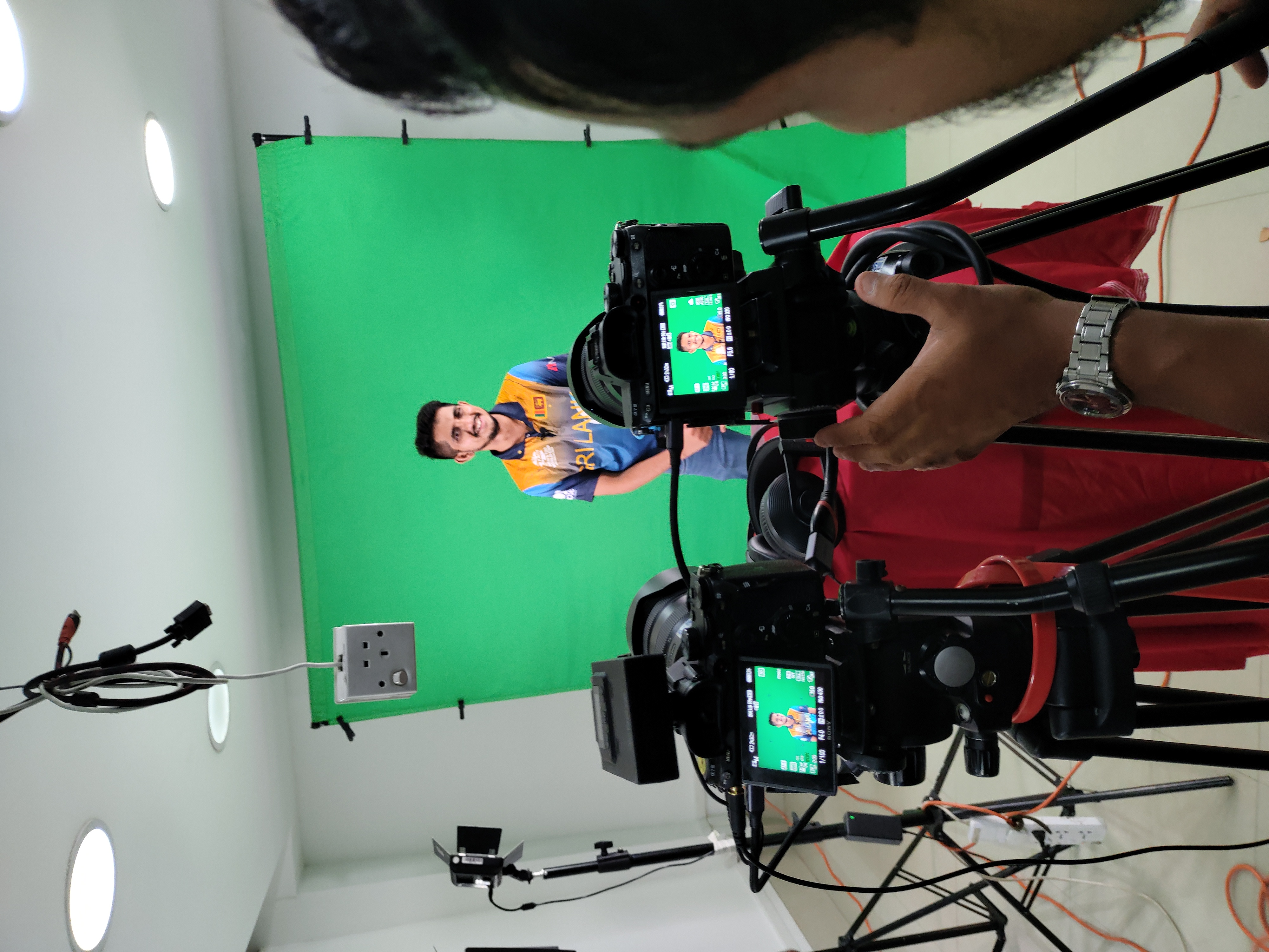 Photo/Video Green Screen Chromakey Backdrop Cloth 10 x 8 ft (approx 3 x 2.4 m) Chroma Key Green in action 2