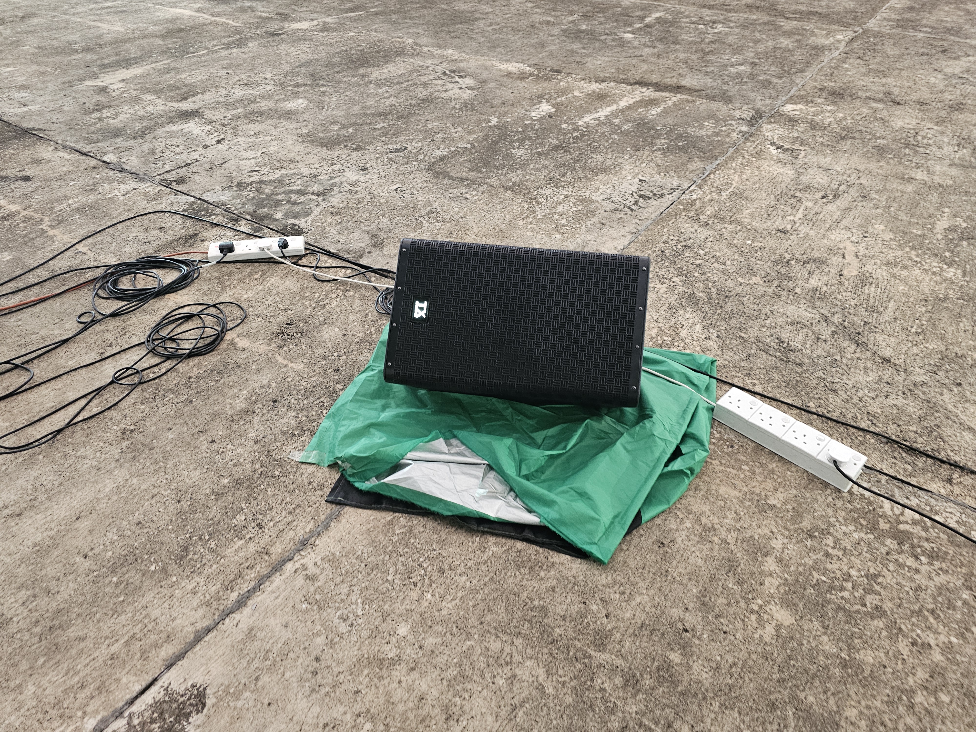 TX TX-800W 12 12-inch Active Speaker in action 1