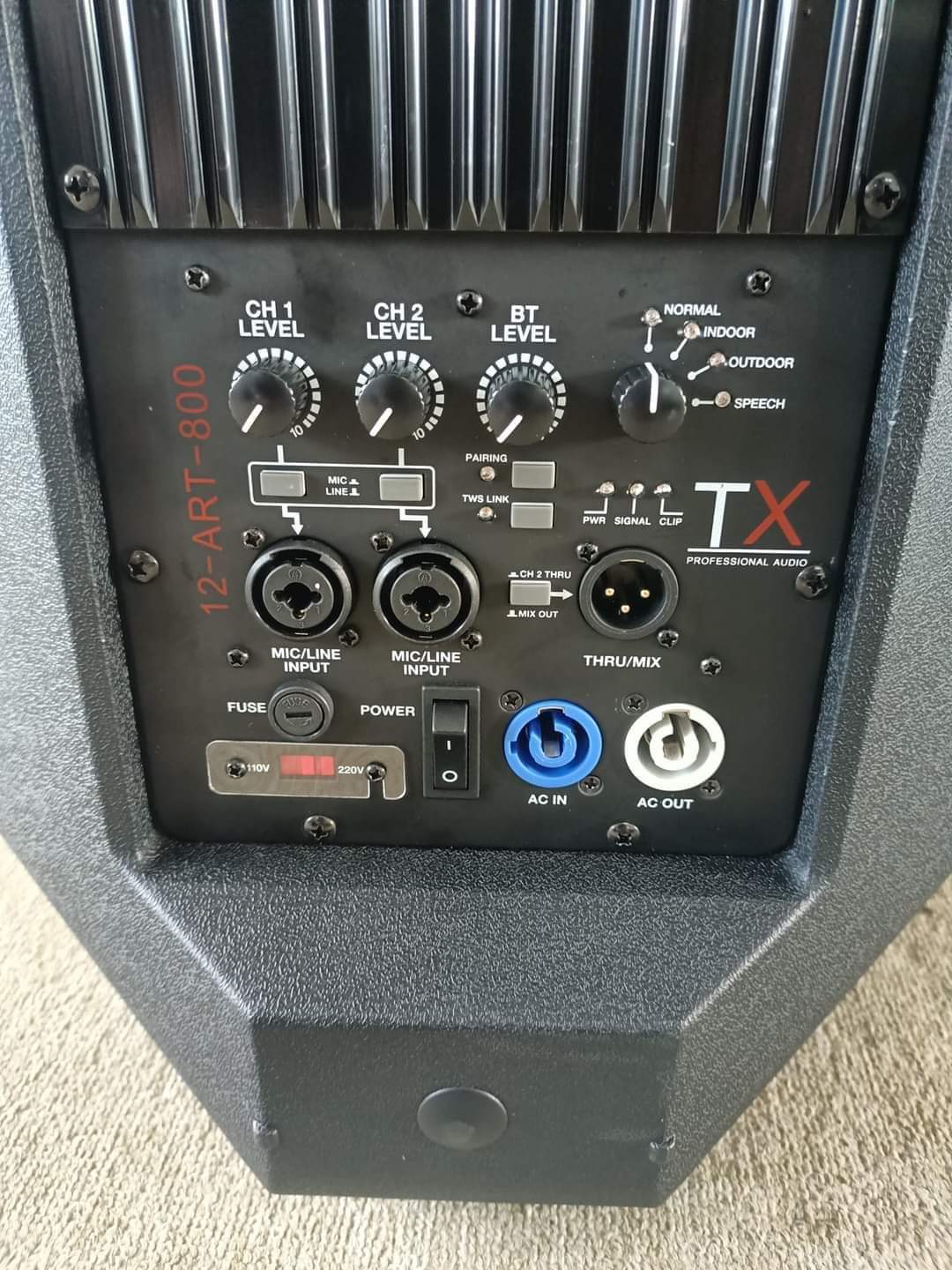 TX TX-800W 12 12-inch Active Speaker in action 4