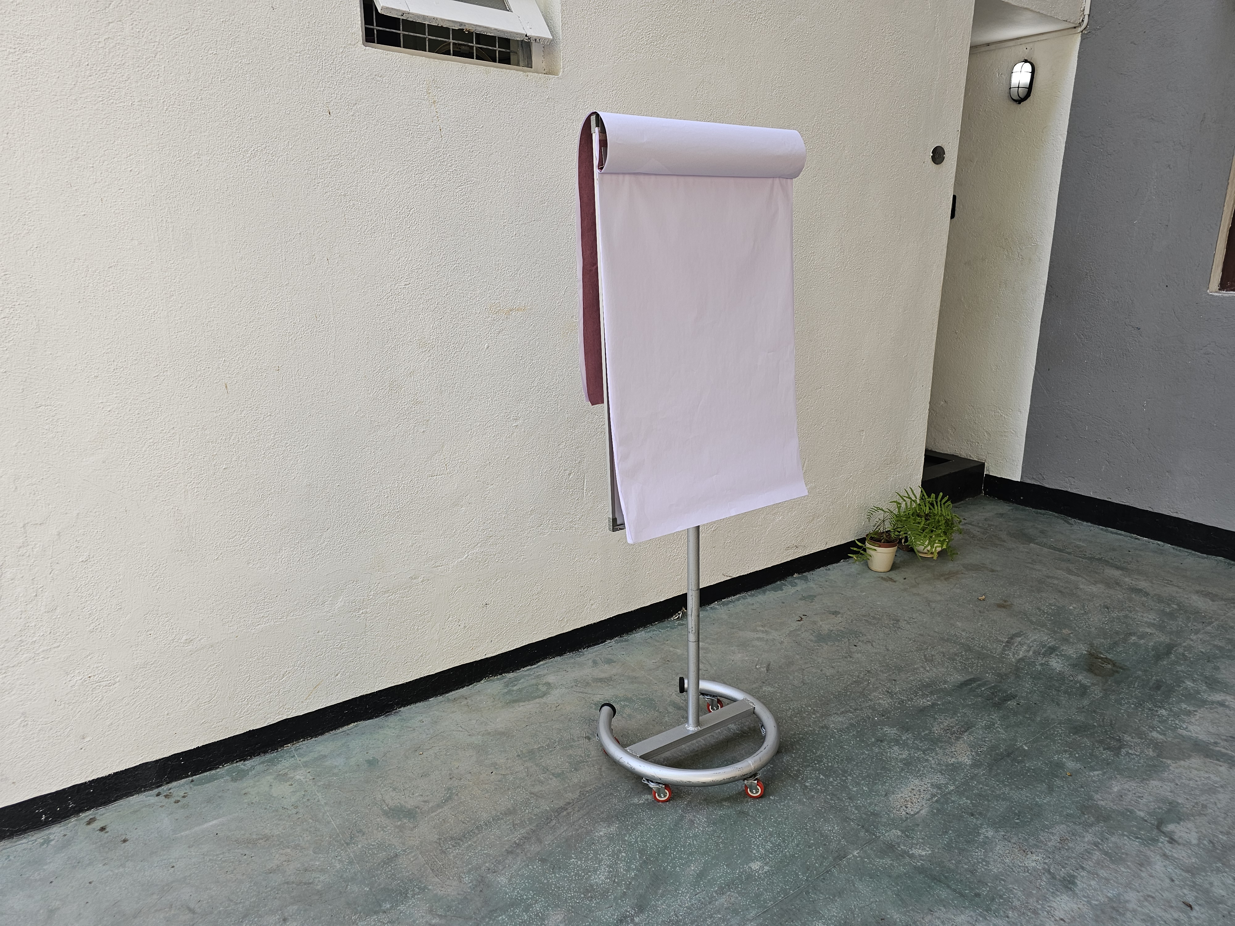 Trolly Movable Flip Chart Board in action 4