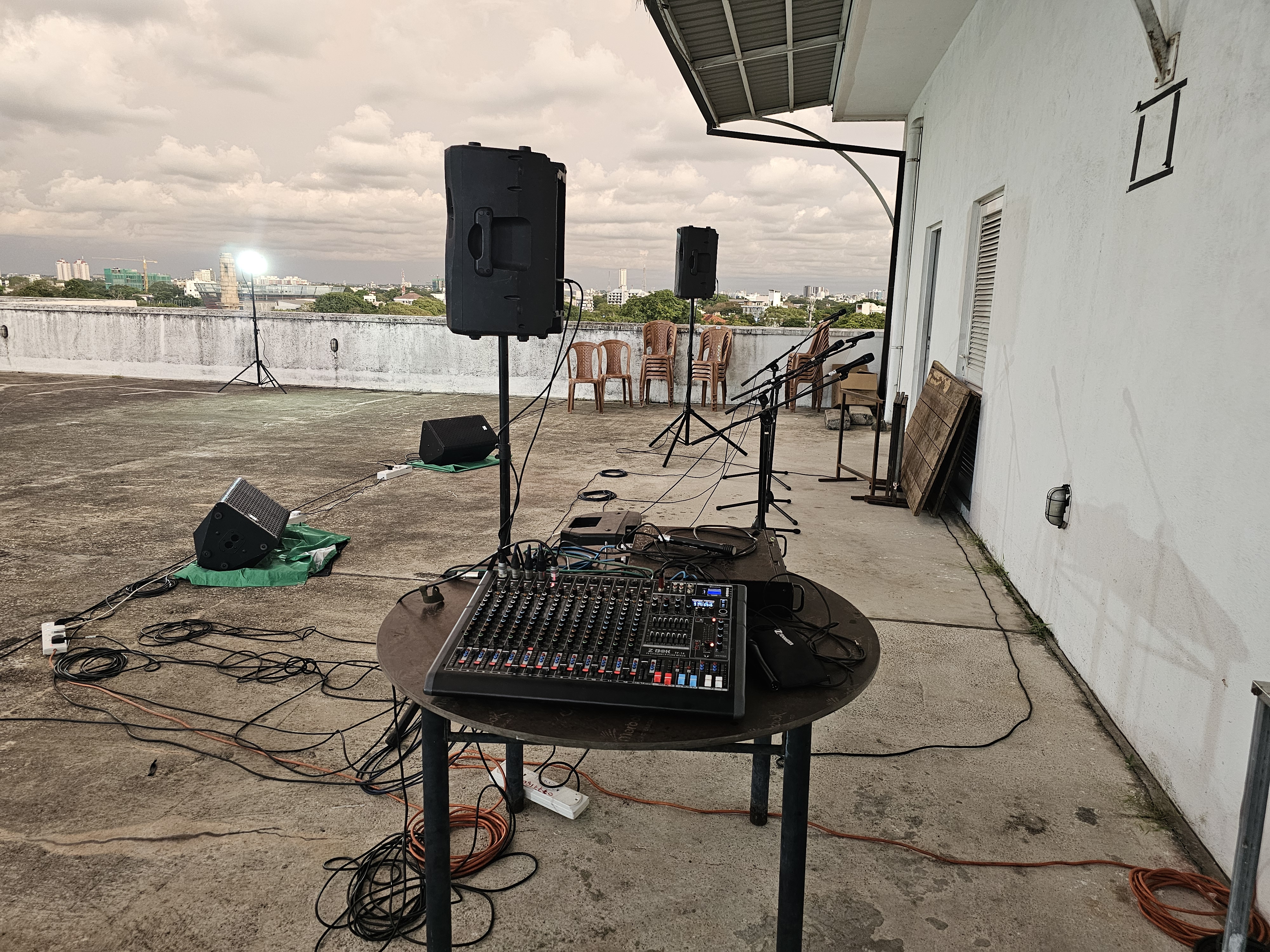 TX Z-BOK TF-14 14-Channel Analog Audio Mixer in action 6