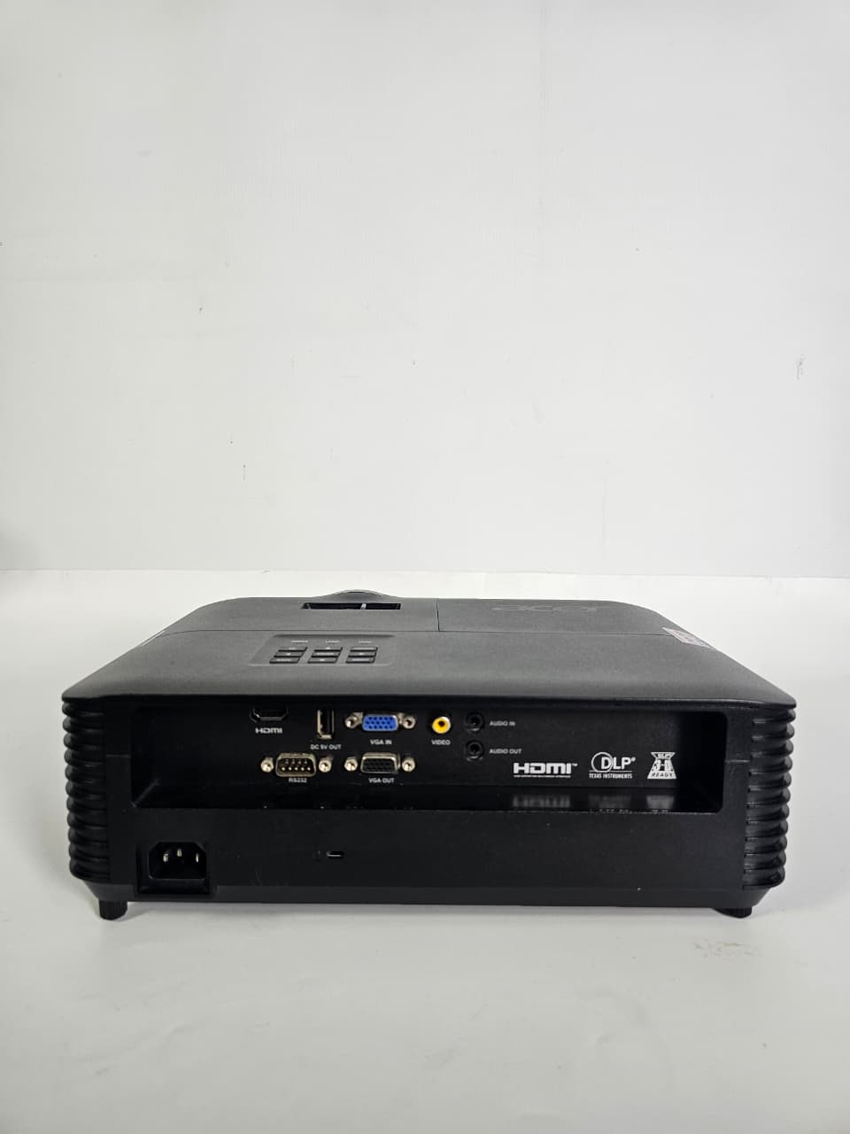Acer X1228H DLP Projector XGA (1024x768) in action 3