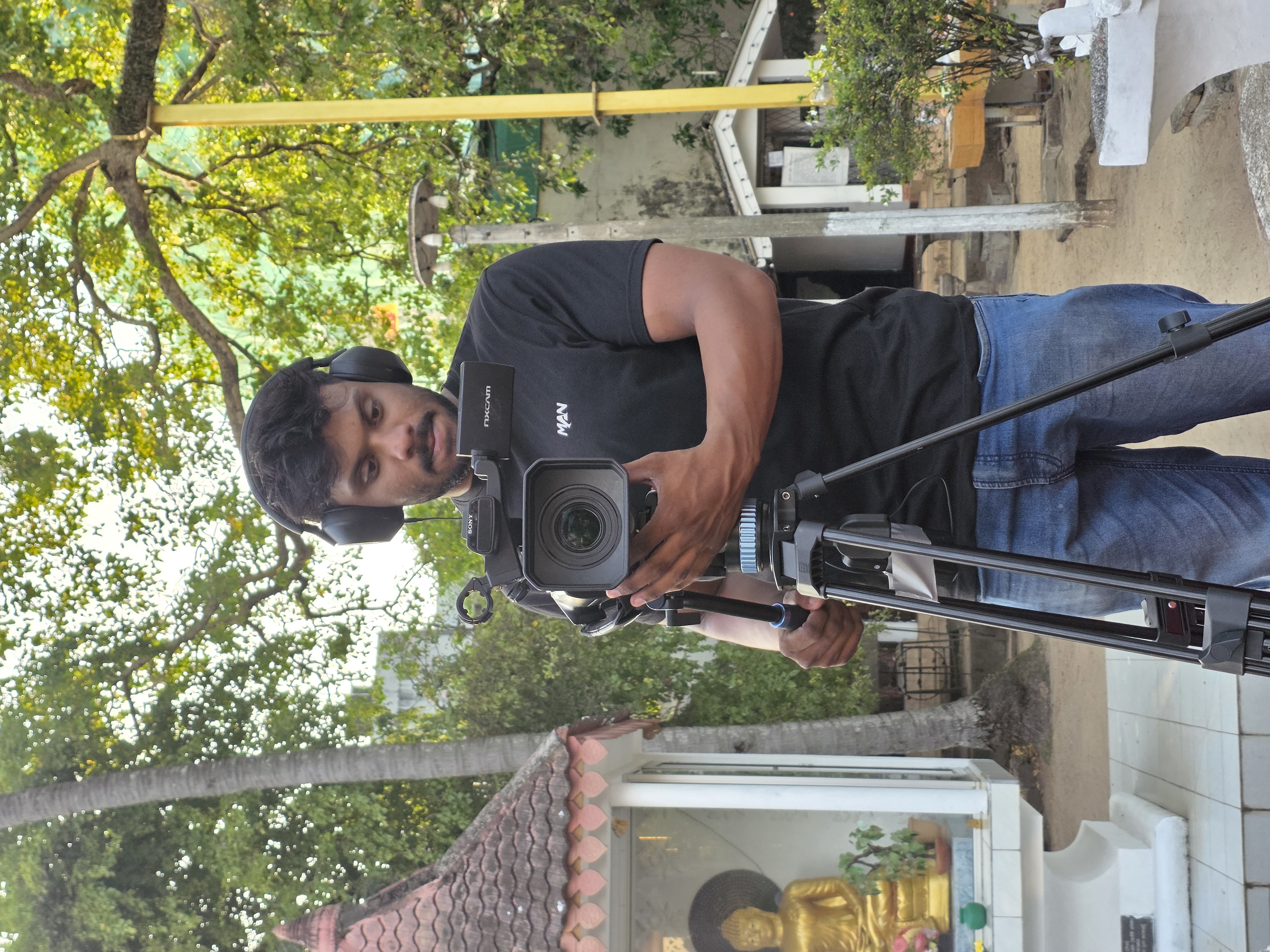 Professional Junior Videographer in action 4