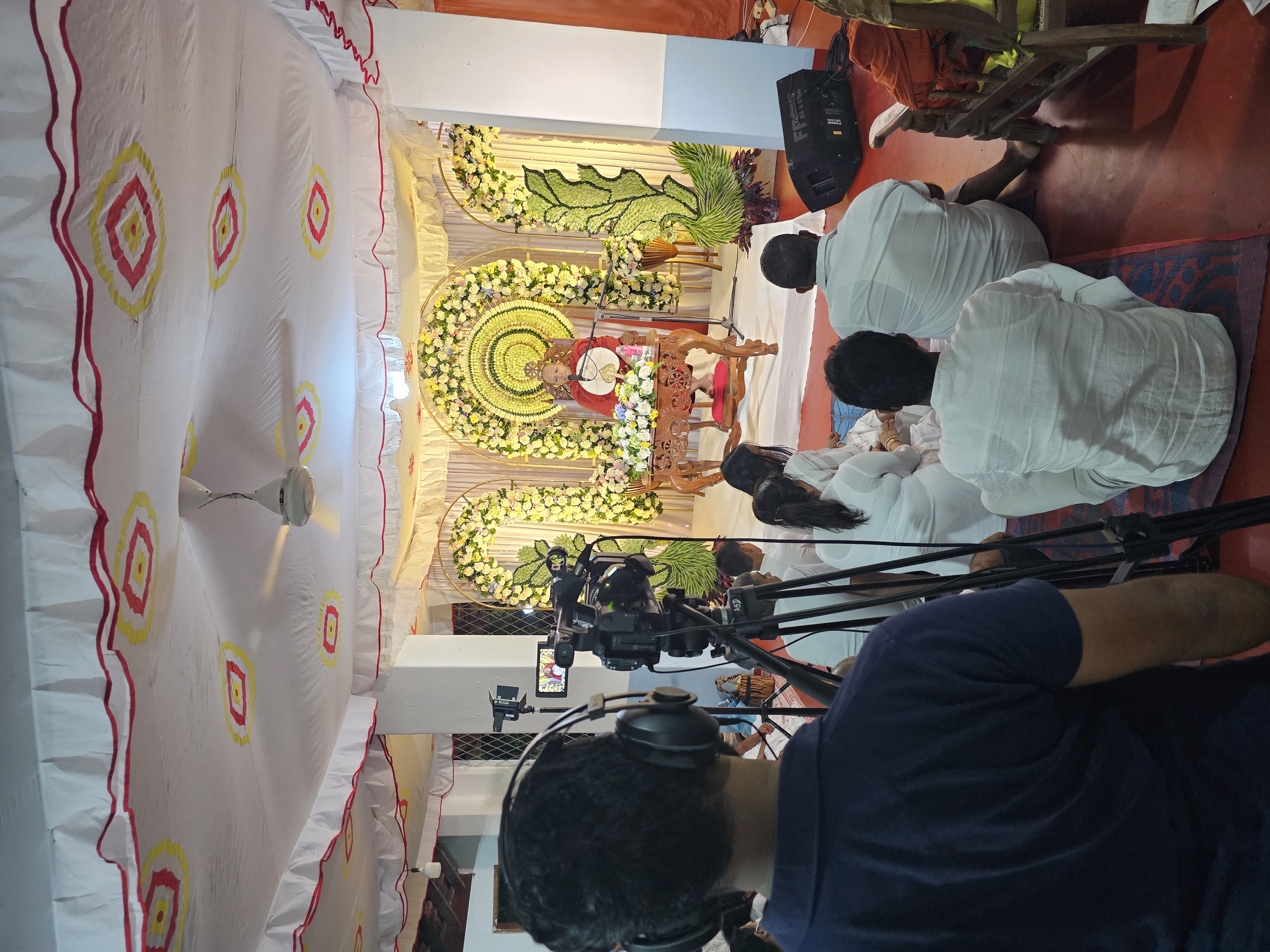 Professional Junior Videographer in action 8