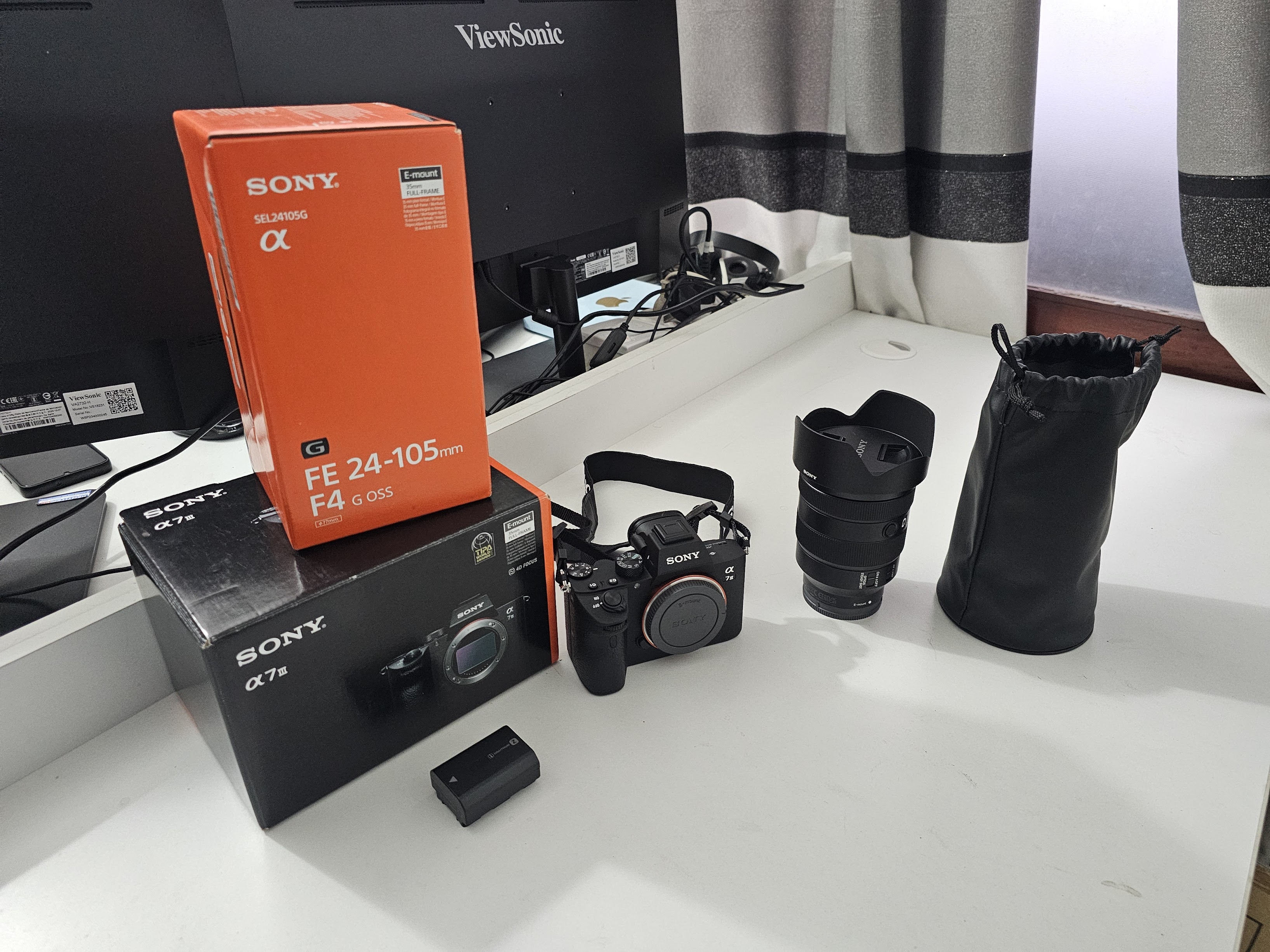 Sony FE 24-105mm f/4 G OSS Lens Camera in action 2